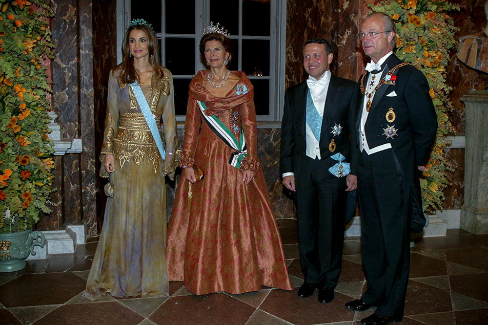 Sveriges och Jordaniens kungapar vid banketten på Drottningholms slott i samband med statsbesöket från Jordanien 2003.