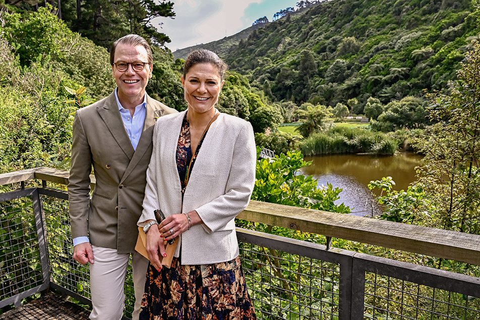 Kronprinsessan och Prins Daniel besökte det skyddade naturområdet Zealandia Ecosanctuary i Wellington.