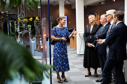 Under besöket samtalade Kronprinsessparet och representanter från Electrolux om återvinning. Electrolux berättade bland annat att de år 2018 använde 20 gånger mer återvunnen plast i sina produkter än sju år tidigare. 