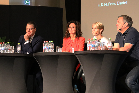 Prins Daniel, Gunilla von Platen, Sara Wimmercranz och Pär Svärdsson träffade elever på Täljegymnasiet. 