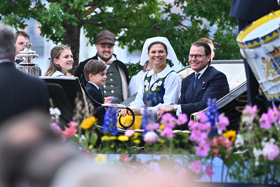 Kronprinsessfamiljen vid ankomsten till Skansen.