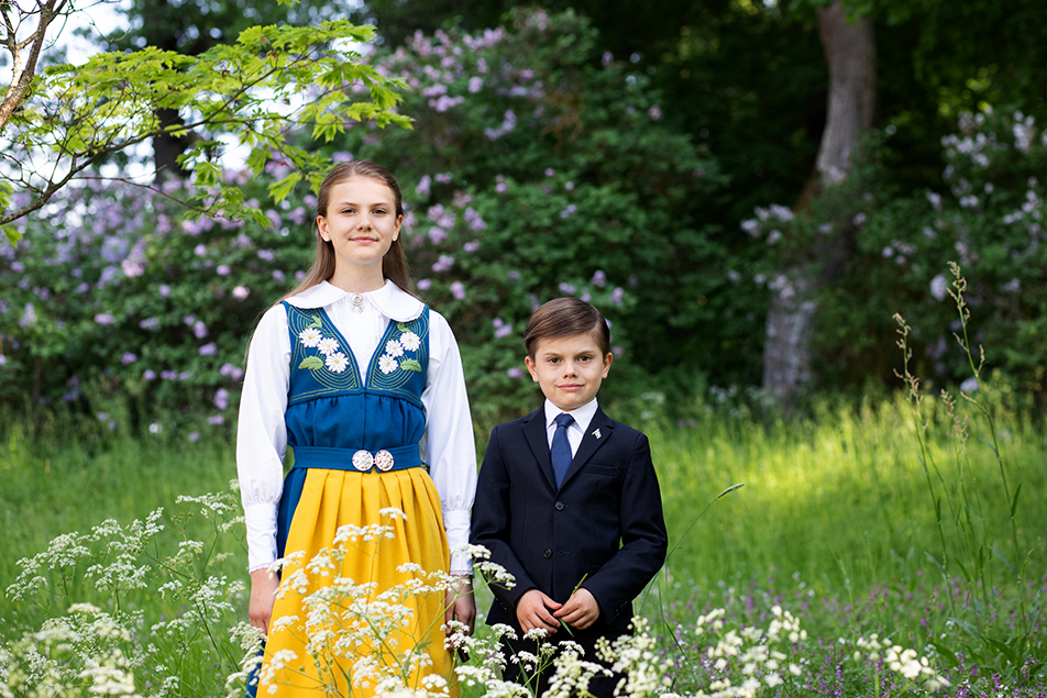 Prinsessan Estelle och Prins Oscar i Hagaparken. 