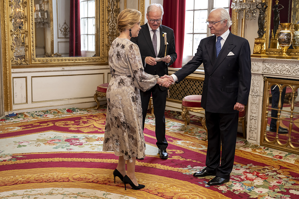 Kungen tar emot miljöminister Annika Strandhäll i Viktoriasalongen.