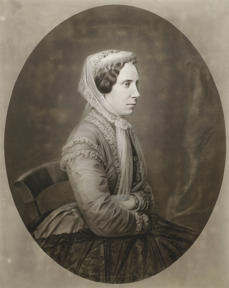 Drottning Lovisa porträtterad av hovfotografen Johannes Jaeger vid mitten av 1869. Sannolikt den äldsta Jaeger-bilden i Kungl. Hovstaternas samlingar. 