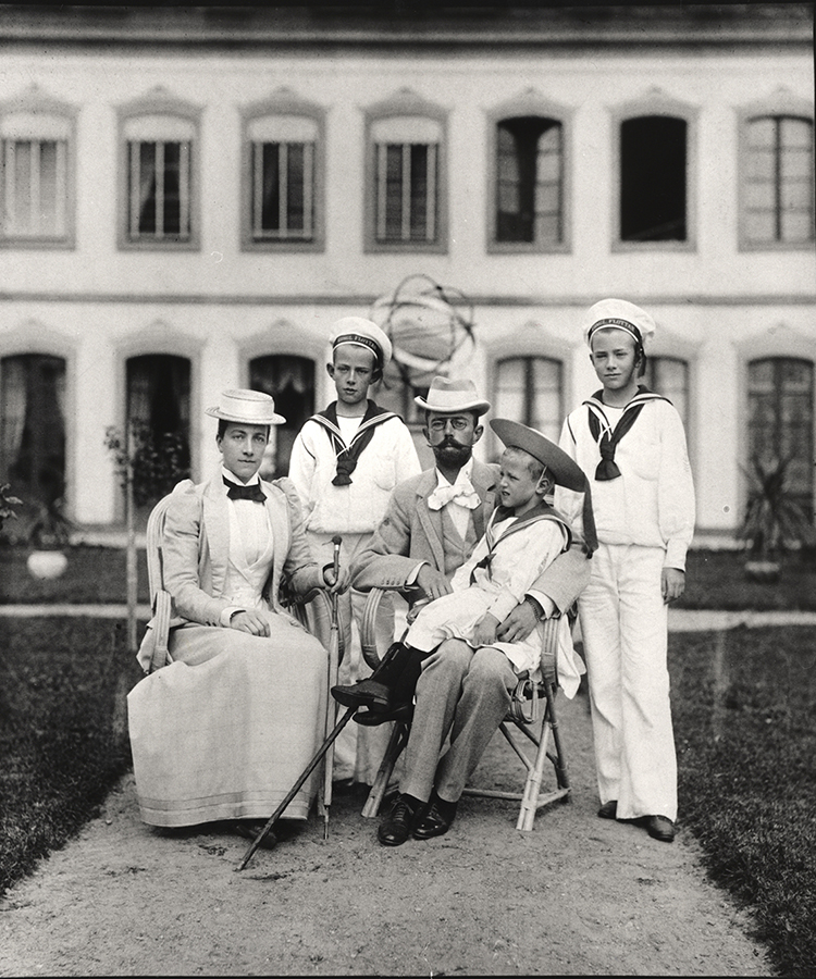 King Gustaf V and Queen Victoria together with their three children, Princes Gustaf Adolf, Wilhelm and Erik. 