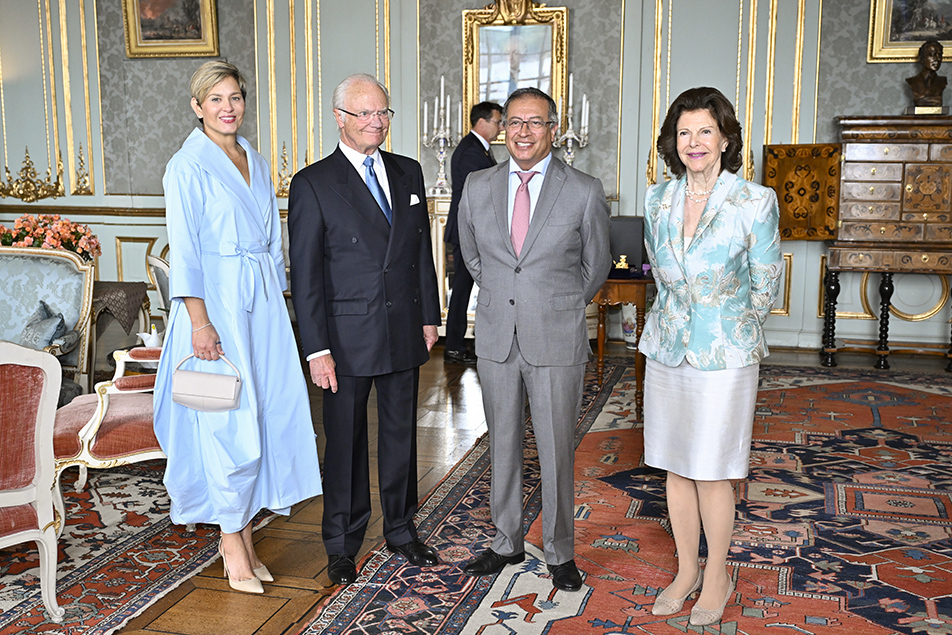 Kungaparet tillsammans med president Gustavo Petro och fru Verónica Alcocer i Prinsessan Sibyllas våning. 