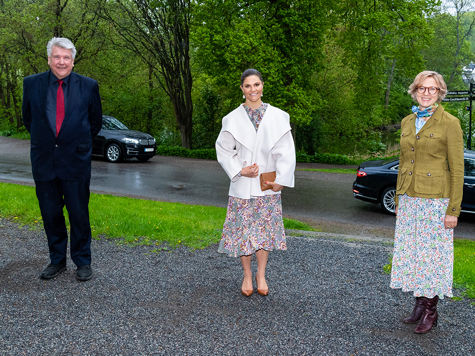 John Brattmyhr från Skansen och Sanne Houby-Nielsen från Nordiska museet tog emot Kronprinsessan. 
