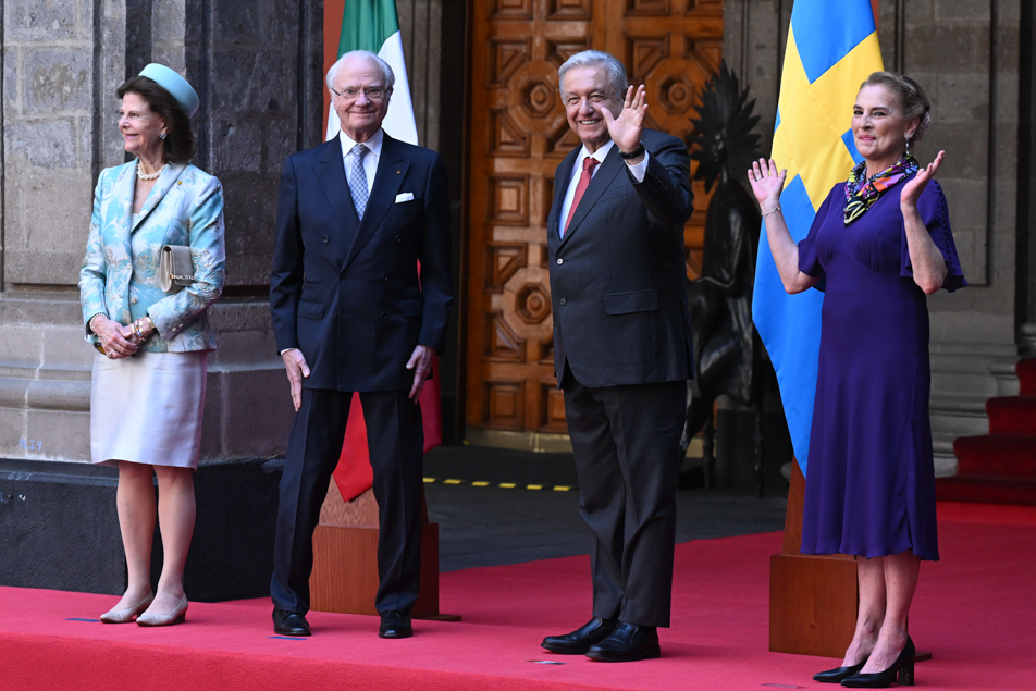 President Andrés Manuel López Obrador och hans fru Beatriz Gutiérrez Müller välkomnar Kungaparet till Mexiko.
