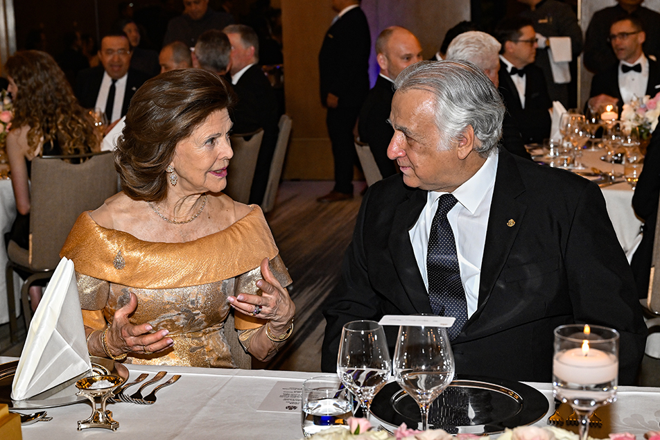 Drottningen hade turistminister Miguel Torruco Marqués till bordet under banketten.