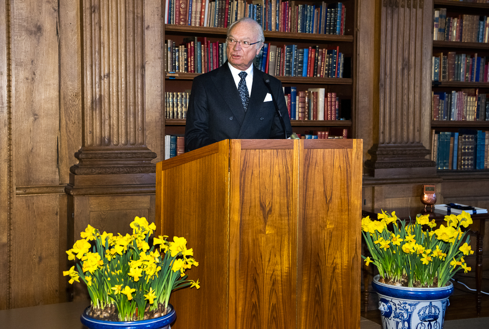 Kungen talade vid ceremonin som ägde rum i Bernadottebiblioteket på Kungl. Slottet.