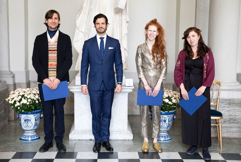 Prins Carl Philip tillsammans med årets stipendiater Titus Boguslaw, Hannah Clarksson och Hanna Holmgren. 