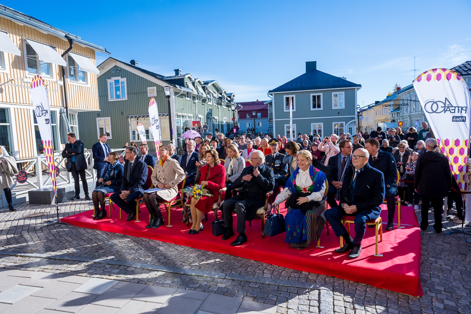 Ceremoni på Piteå torg med anledning av stadens 400-årsjubileum.