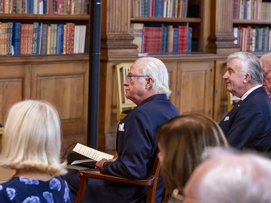 The King and Marshal of the Realm Fredrik Wersäll during the ceremony in the Bernadotte Library. 