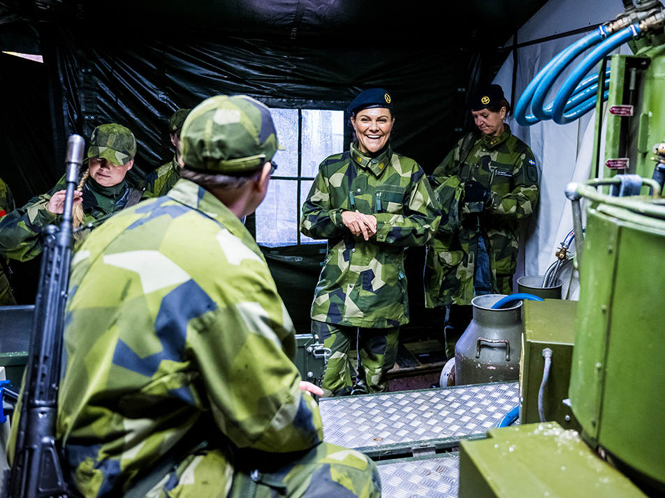 The Swedish Armed Forces at one of the field kitchens used during the exercise. 