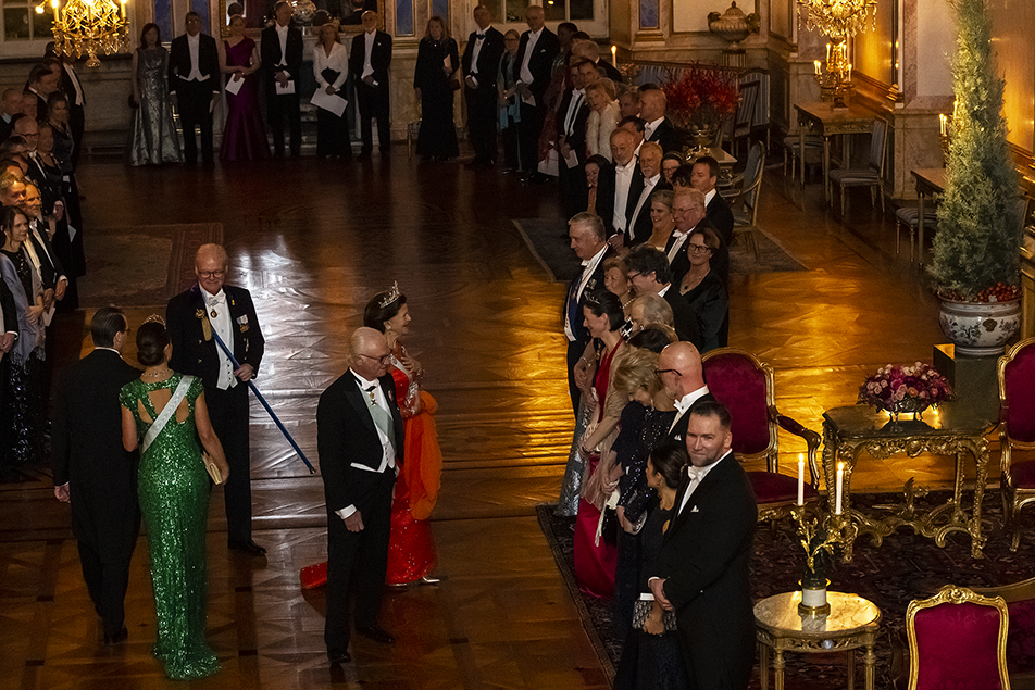 The Royal Family welcome the guests. 