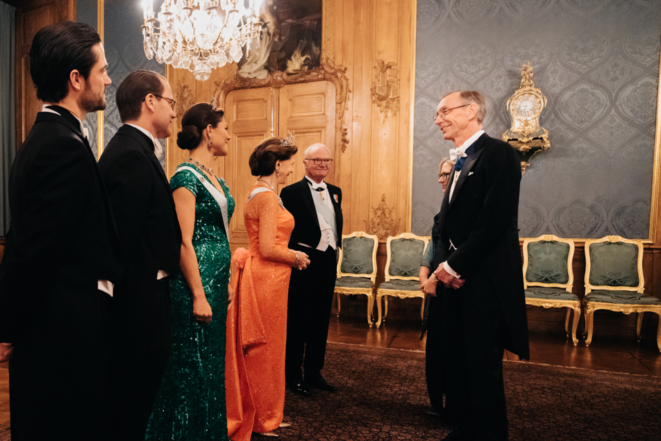 The Royal Family greet Nobel Laureate Svante Pääbo and his wife. 
