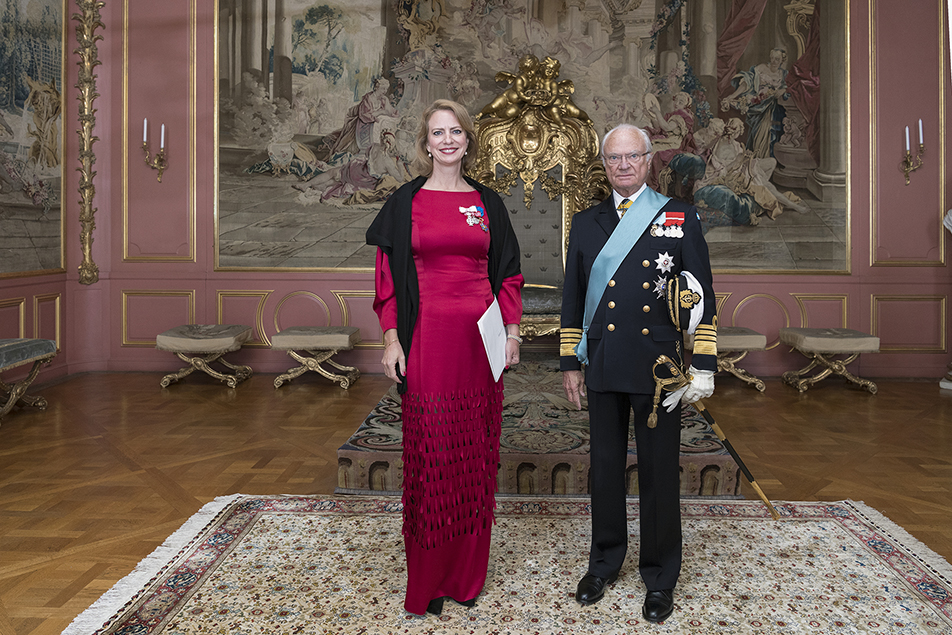Kungen tillsammans med Danmarks ambassadör Kristina Miskowiak Beckvard. 