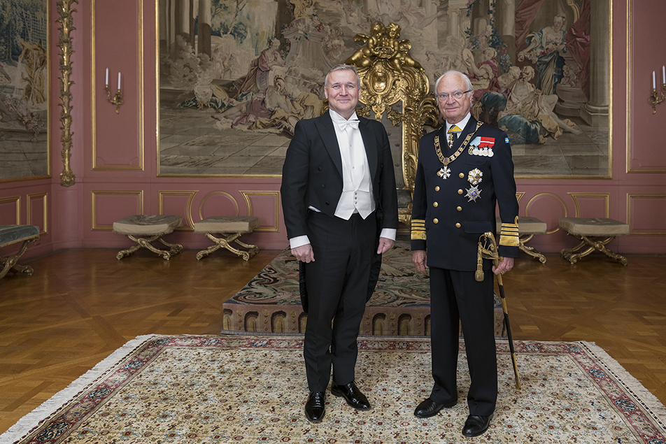 The King with Estonia's ambassador Toomas Lukk. 