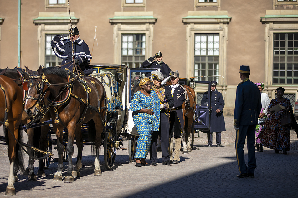 Zambia's new ambassador Gladys Lundwe is received in the Inner Courtyard.