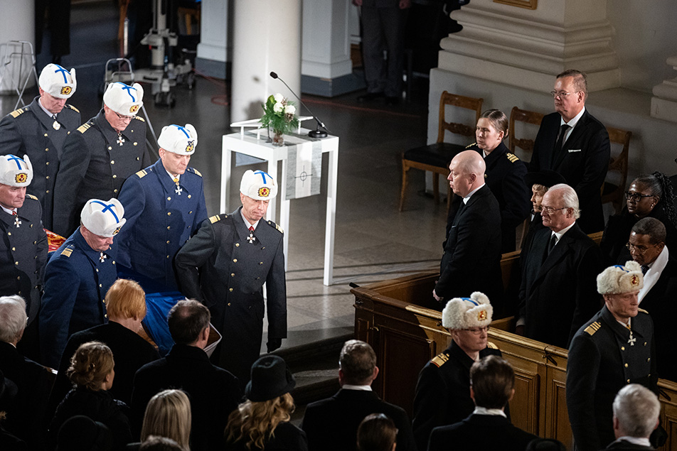 Kistan bars av i tjänst varande generaler och amiraler ur det finländska försvaret.