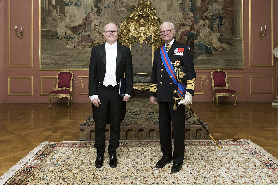 Kungen tillsammans med Slovakiens ambassadör Ľubomír Čaňo.