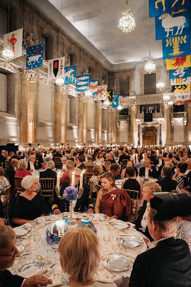 The guests during the banquet in the Hall of State. 