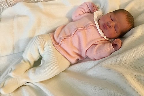 H.K.H. Prinsessan Madeleine och herr Christopher O'Neills nyfödda dotter, fotograferad på Danderyds sjukhus 9 mars 2018. 