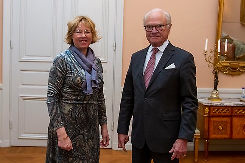 Kungen tillsammans med Helena Höij, nytillträdd landshövding i Dalarnas län.