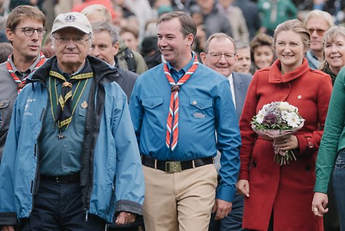 Kungen tillsammans med Arvstorhertigen och Arvstorhertiginnan av Luxemburg. 