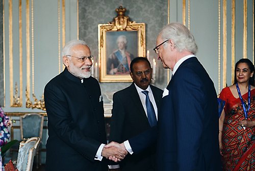 Kungen och Indiens premiärminister Mr. Narendra Modi vid audiensen på Kungliga slottet. 