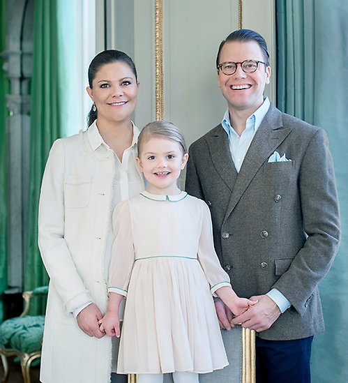 DD.KK.HH. Kronprinsessan och Prins Daniel samt H.K.H. Prinsessan Estelle 2016