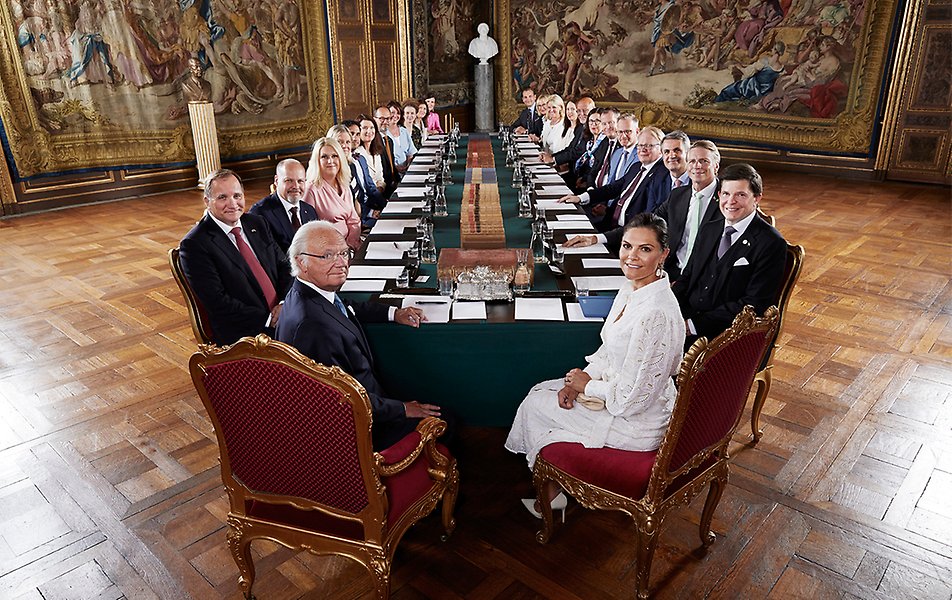 A Change of Government Council chaired by HM The King at the Royal Palace in 2021. The Council was attended by The Crown Princess, the Speaker of the Riksdag and the new Government.