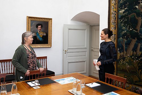 Kronprinsessan välkomnar Mellanösternanalytikern Bitte Hammargren till Kungl. Slottet. 