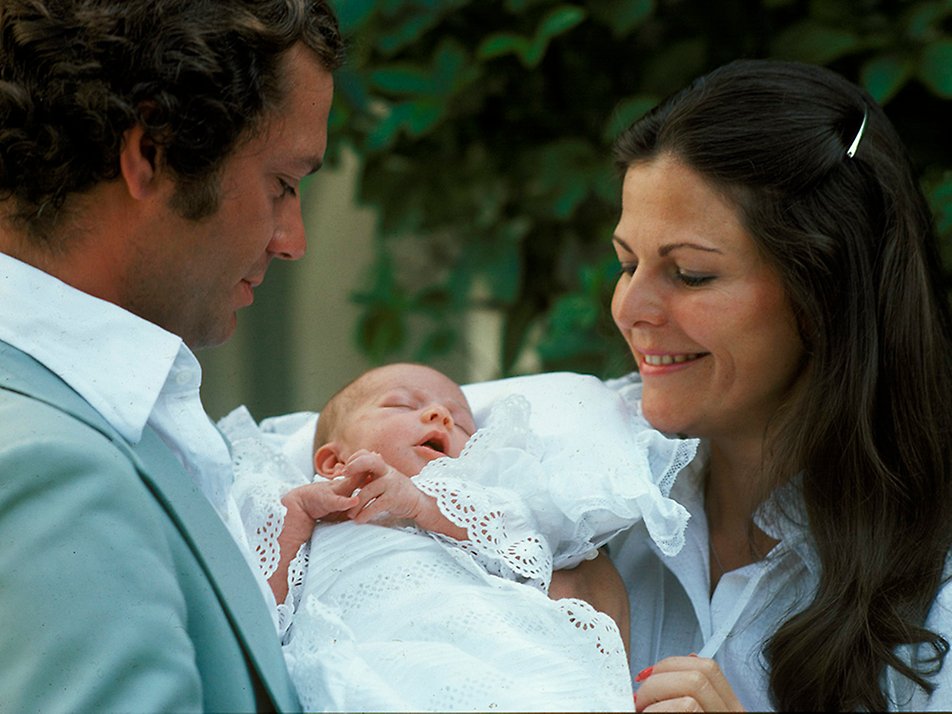 The King and Queen with the newborn Princess Victoria at Solliden Palace in 1977. 