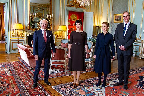 Kungen tillsammans med talman Markéta Pekarová Adamová, Anita Grmelová, Tjeckiens ambassadör i Sverige och Fredrik Jörgensen, Sveriges ambassadör i Tjeckien.