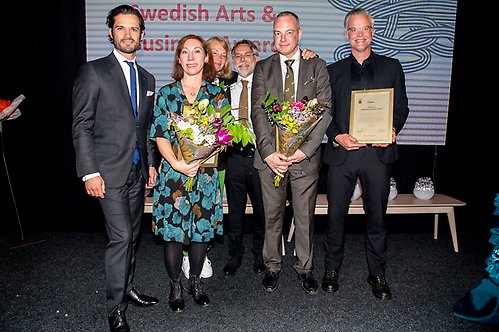 Prins Carl Philip tillsammans med vinnarna av Swedish Arts & Business Awards.