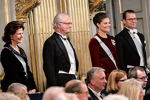  Kungaparet och Kronprinsessparet Svenska Akademiens högtidssammankomst i Börshuset. 
