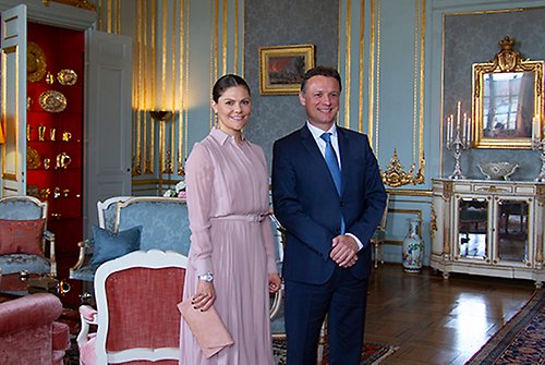 Kronprinsessan tillsammans med Kroatiens talman Gordan Jandroković vid företrädet på Kungl. Slottet. 